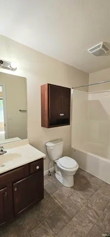 $209,900 | 1250 West Adams Hill Circle, Unit 401, Bloomington, IN 47403