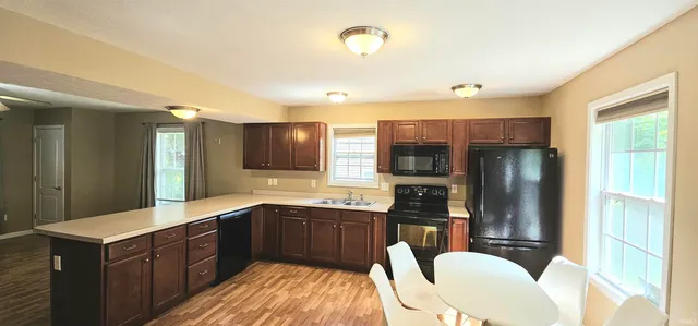 $209,900 | 1250 West Adams Hill Circle, Unit 401, Bloomington, IN 47403