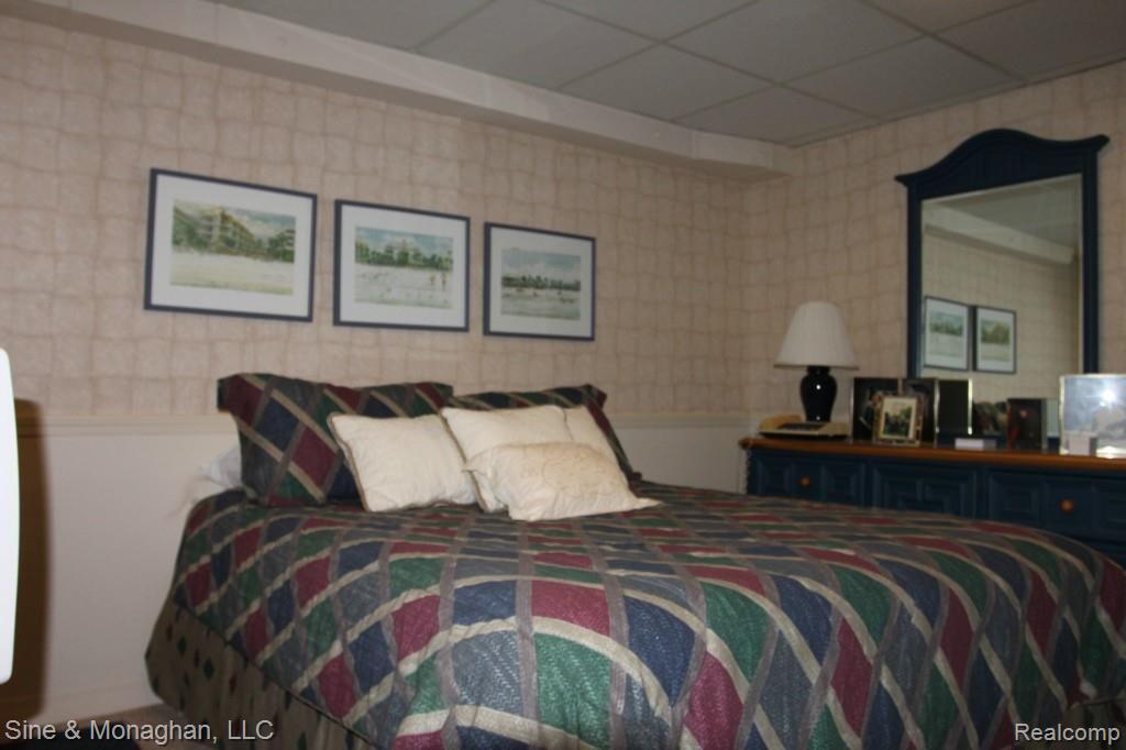 806 North Renaud Road Grosse Pointe, MI 48236 - Photo 15 of 27 IMG_3184.jpg