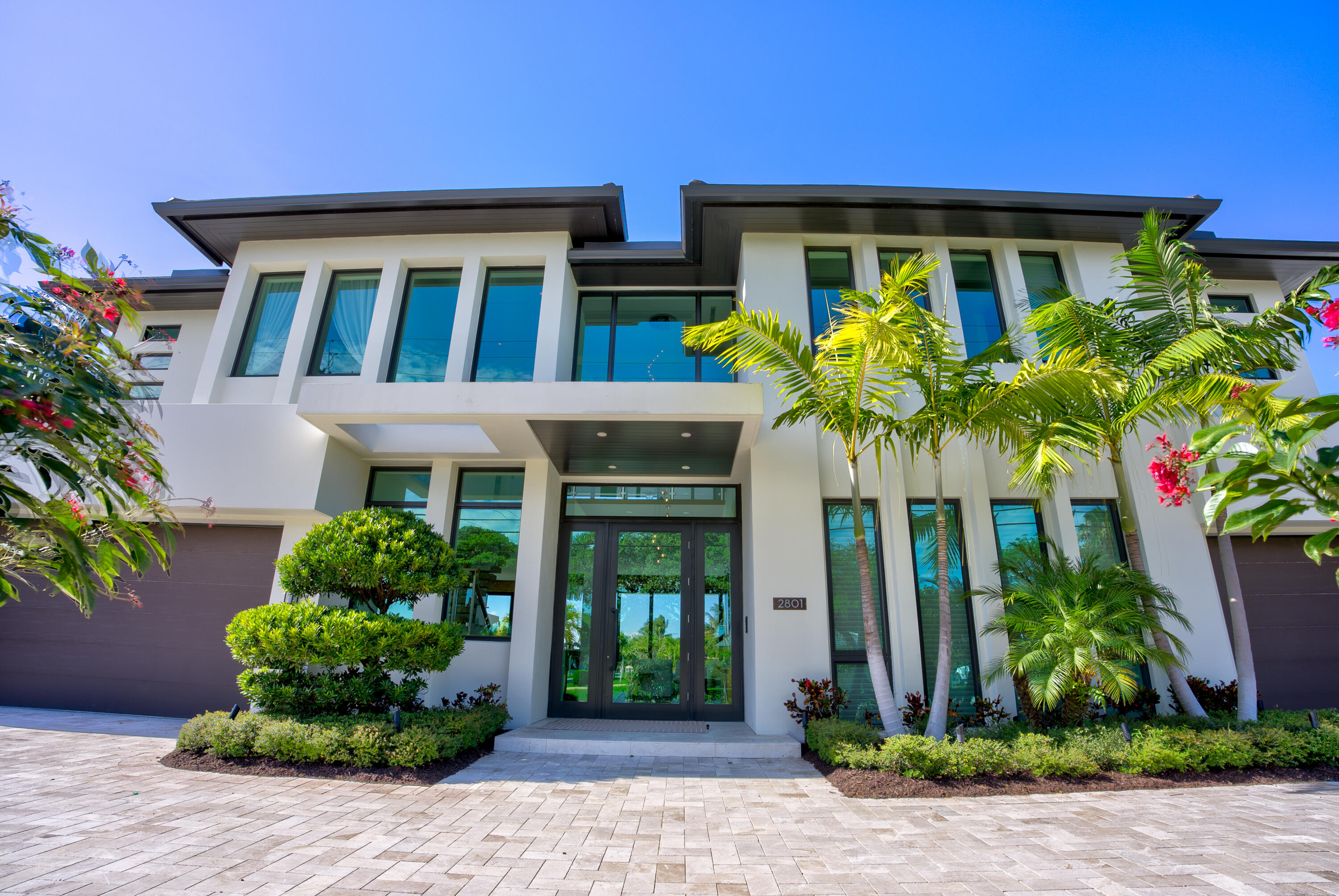 2801 Northeast 36th Street Lighthouse Point, FL 33064 - Photo 2 of 35 DSC05883_4_5_6_7Realistic