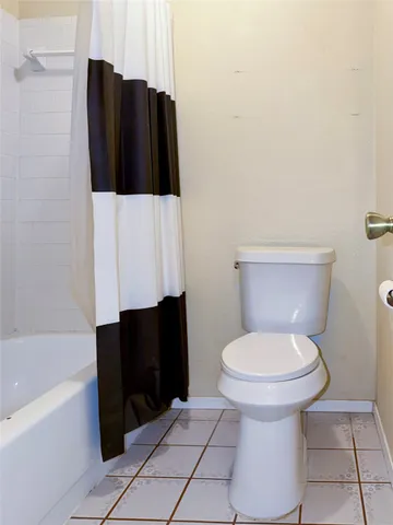 $275,000 | 459 Village Creek Drive, Houston, TX 77598