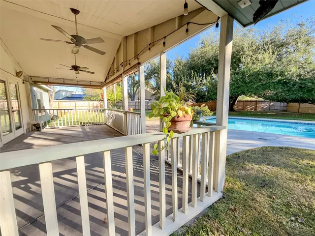 $275,000 | 459 Village Creek Drive, Houston, TX 77598