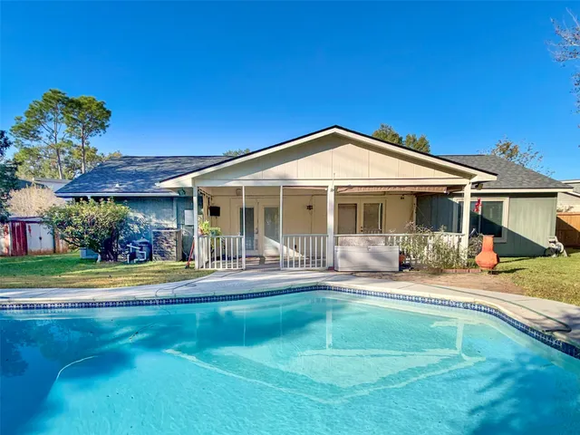 $275,000 | 459 Village Creek Drive, Houston, TX 77598