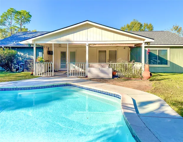 $275,000 | 459 Village Creek Drive, Houston, TX 77598