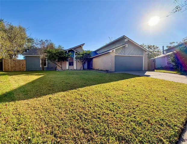 $275,000 | 459 Village Creek Drive, Houston, TX 77598