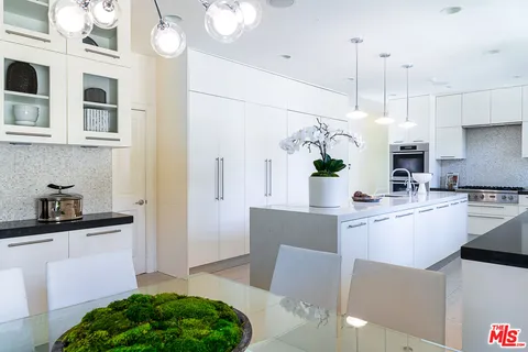 $7,750,000 | Undisclosed Address, Los Angeles, CA 90024