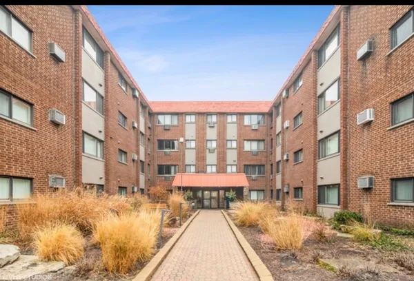 $169,000 | 1919 South Wolf Road, Unit 1119, Hillside, IL 60162