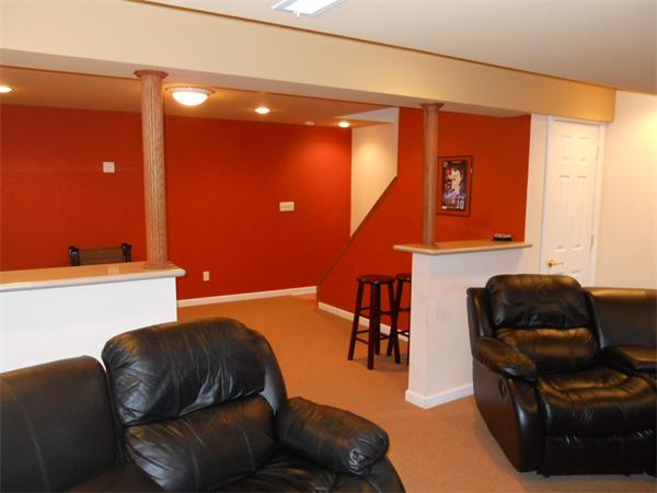 127 Carnavon Circle Springfield, MA 01109 - Photo 13 of 13 Gallery Image 13