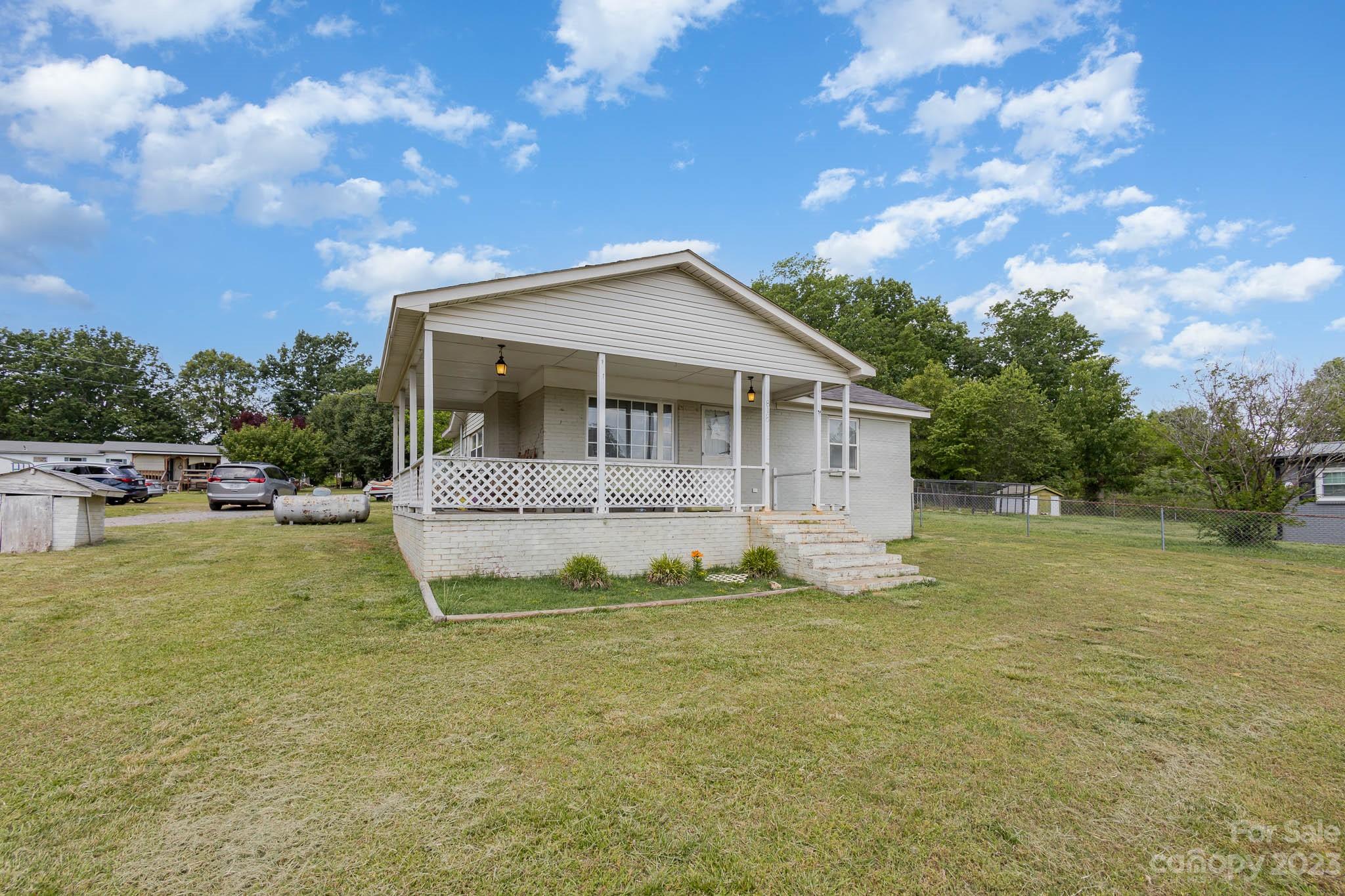 818 Margrace Road Kings Mountain, NC 28086 - Photo 4 of 23 Gallery Image 4