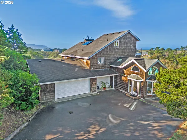 $1,099,000 | 89610 Sea Breeze Drive, Warrenton, OR 97146