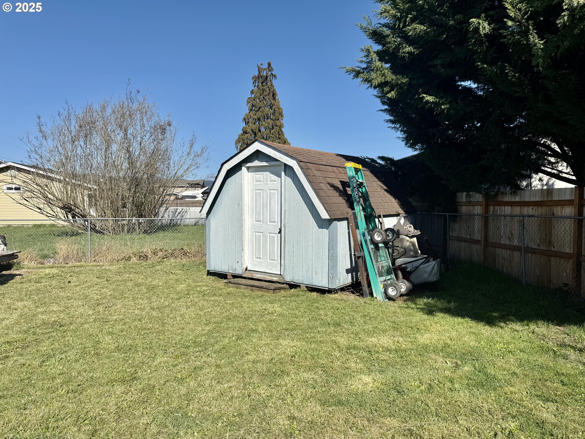 345 38th Street Springfield, OR 97478 - Photo 28 of 29