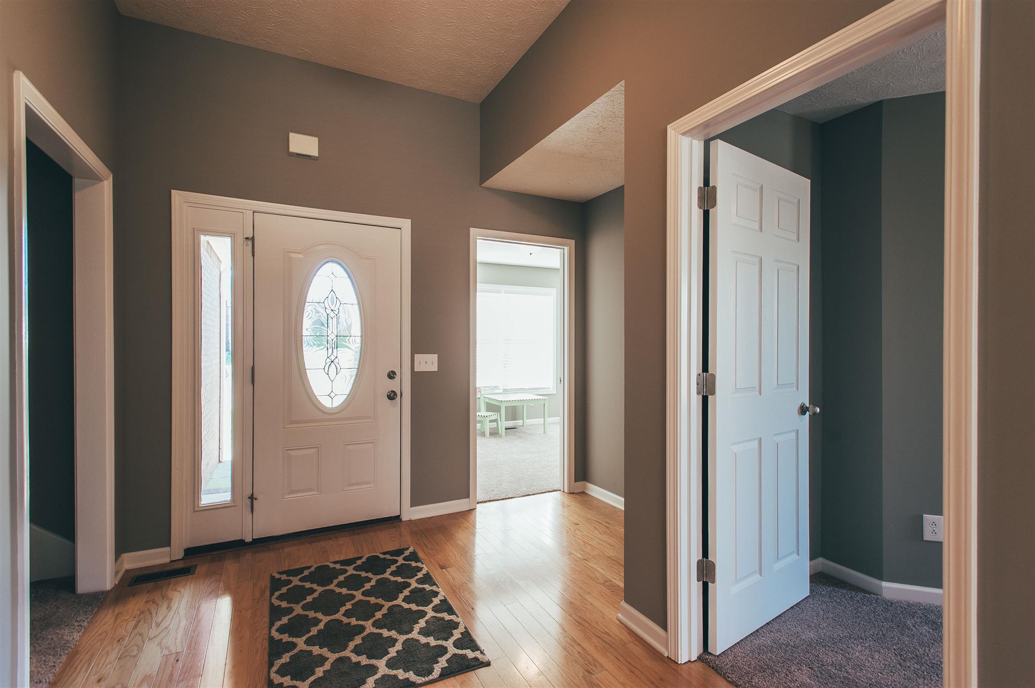 407 Arabian Lane Springfield, TN 37172 - Photo 2 of 26 Inviting entry foyer
