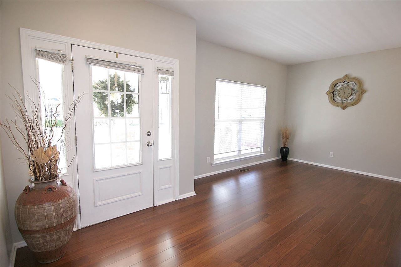 10703 Friendly Neighbor Lane Raleigh, NC 27614 - Photo 4 of 25 Foyer & Living Room