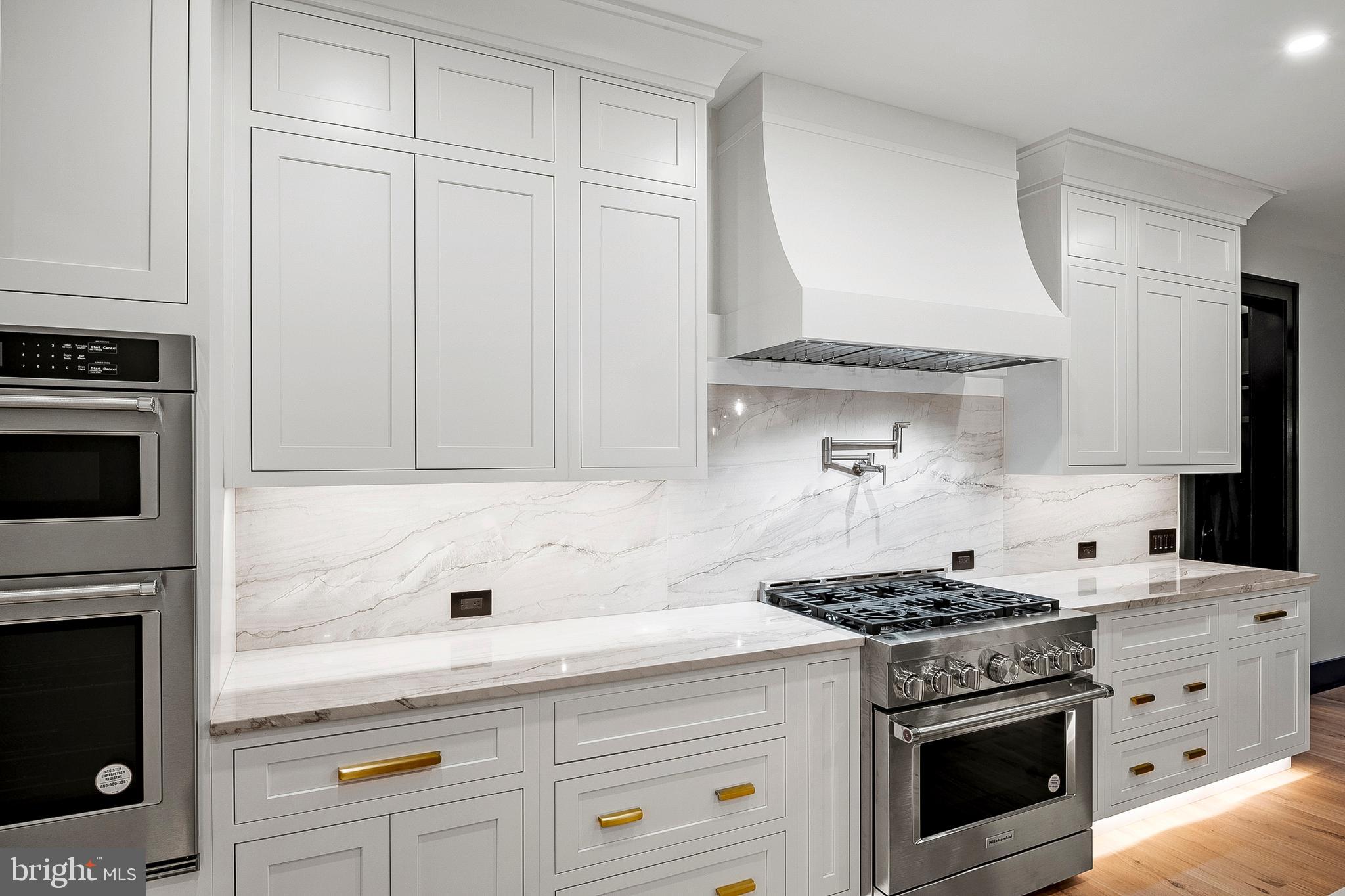 934 Chesterfield Road Annapolis, MD 21401 - Photo 17 of 73 Kitchen (alt view)