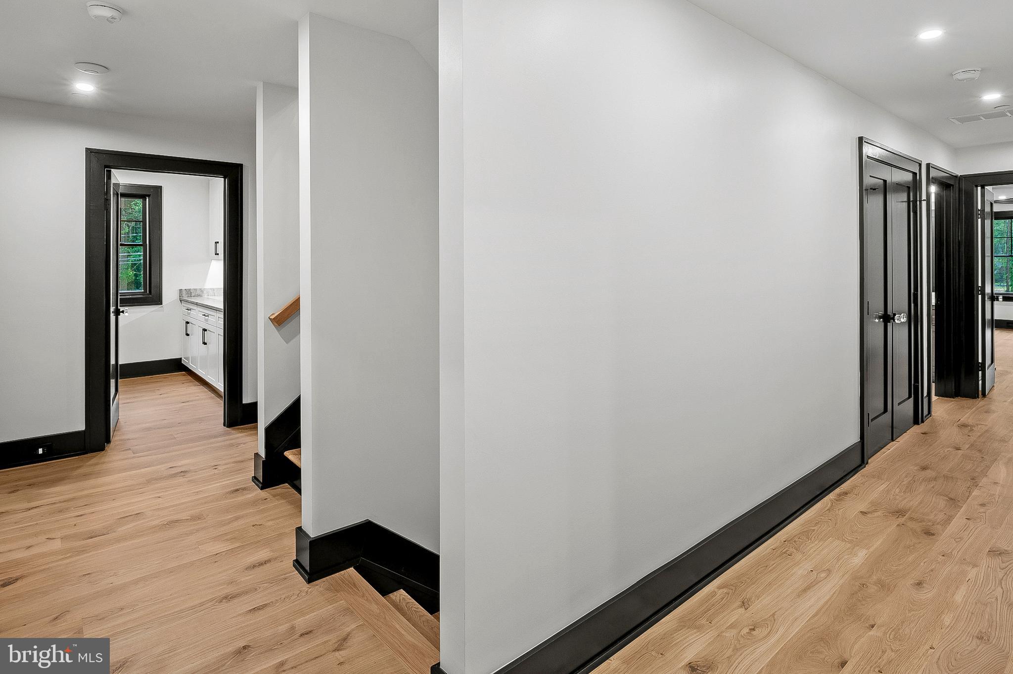 934 Chesterfield Road Annapolis, MD 21401 - Photo 24 of 73 3rd Level Hallway