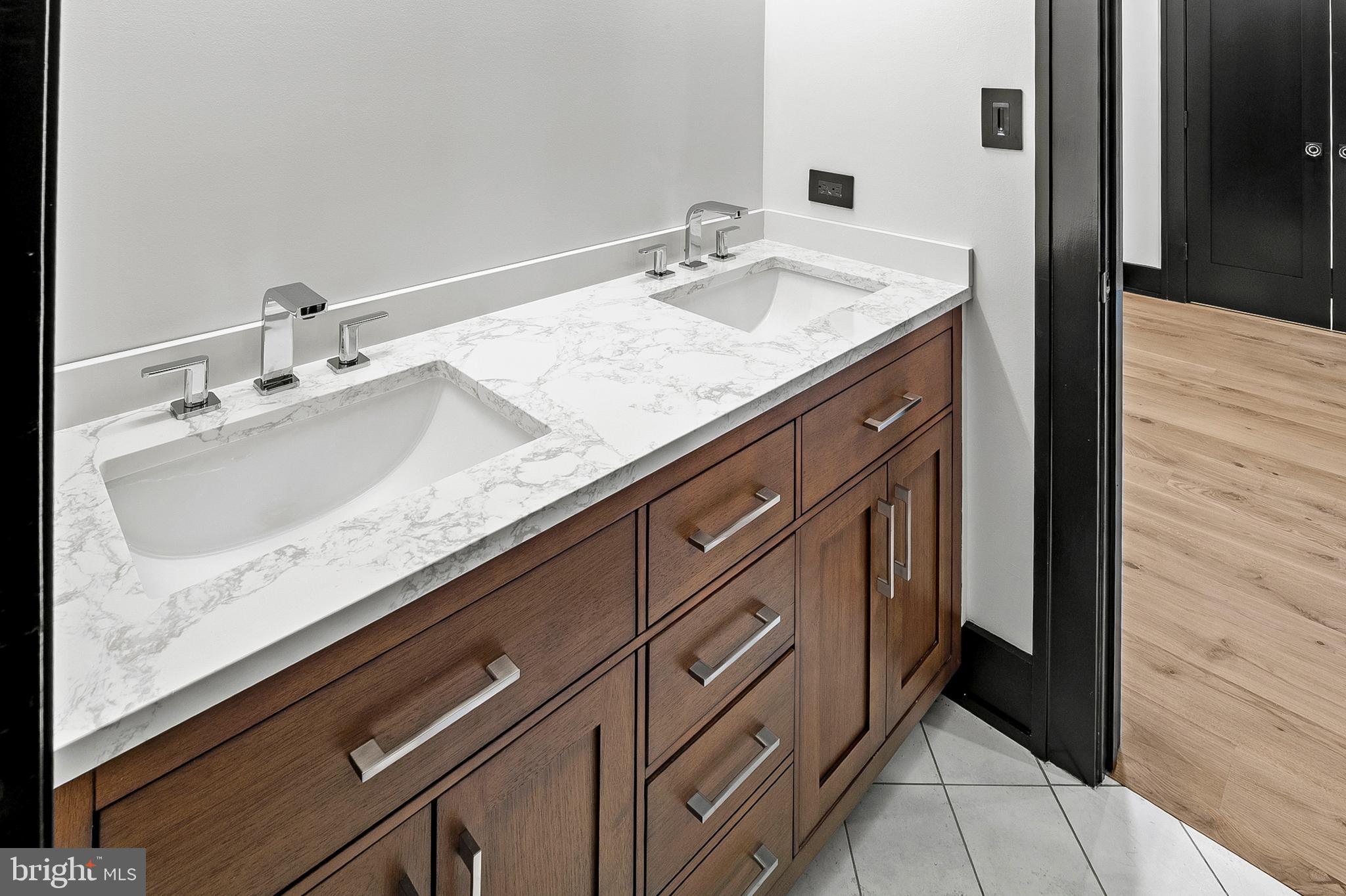 934 Chesterfield Road Annapolis, MD 21401 - Photo 36 of 73 Shared Bathroom Vanity