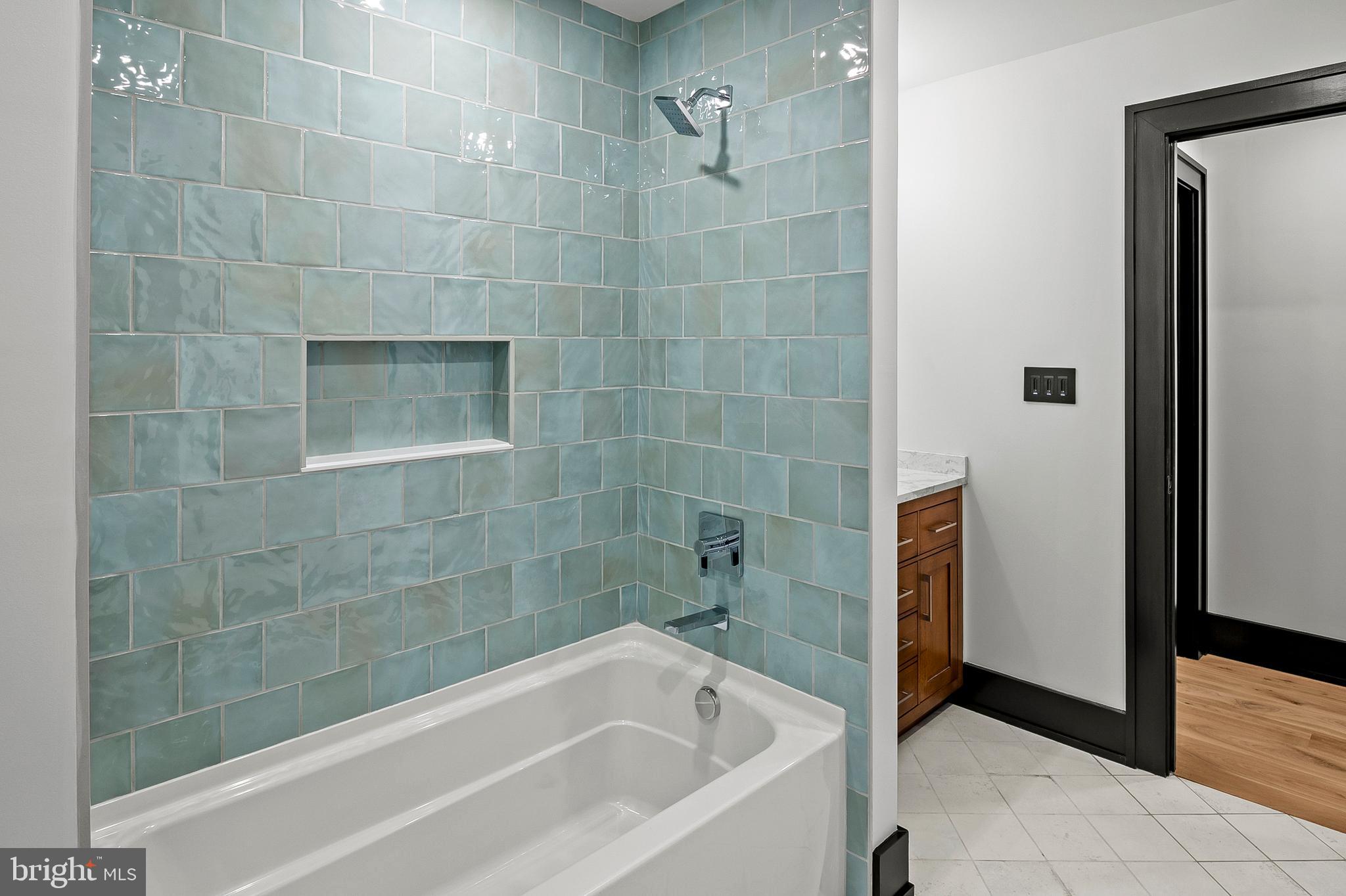 934 Chesterfield Road Annapolis, MD 21401 - Photo 44 of 73 Hall Bathroom (alt view)