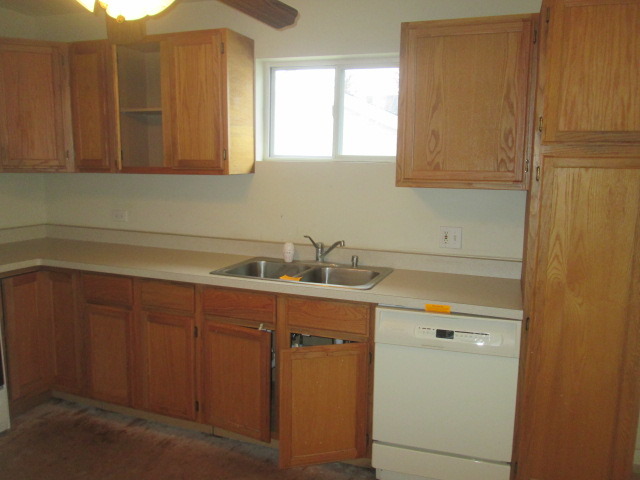 22 Lippincott Road Fox Lake, IL 60020 - Photo 3 of 10