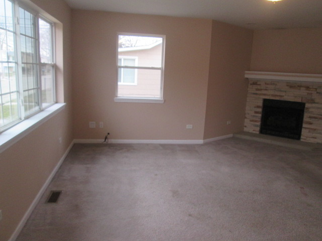 22 Lippincott Road Fox Lake, IL 60020 - Photo 4 of 10