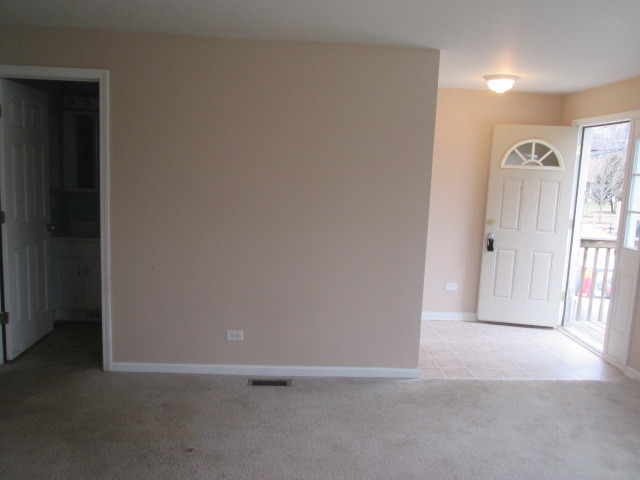 22 Lippincott Road Fox Lake, IL 60020 - Photo 5 of 10