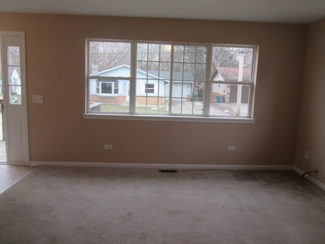 22 Lippincott Road Fox Lake, IL 60020 - Photo 6 of 10