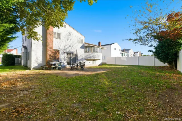 $849,000 | 3924 Jane Lane, Oceanside, NY 11572