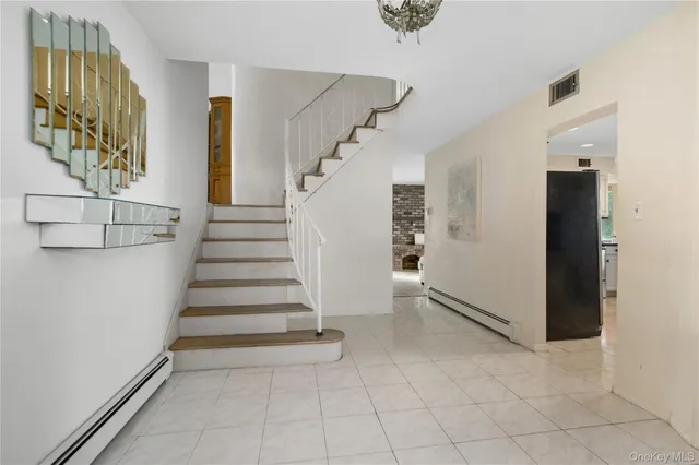 $849,000 | 3924 Jane Lane, Oceanside, NY 11572