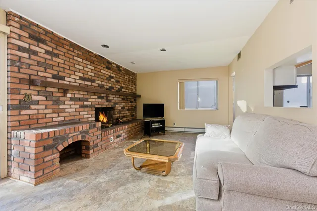 $849,000 | 3924 Jane Lane, Oceanside, NY 11572