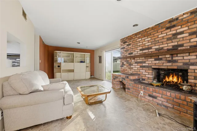 $849,000 | 3924 Jane Lane, Oceanside, NY 11572