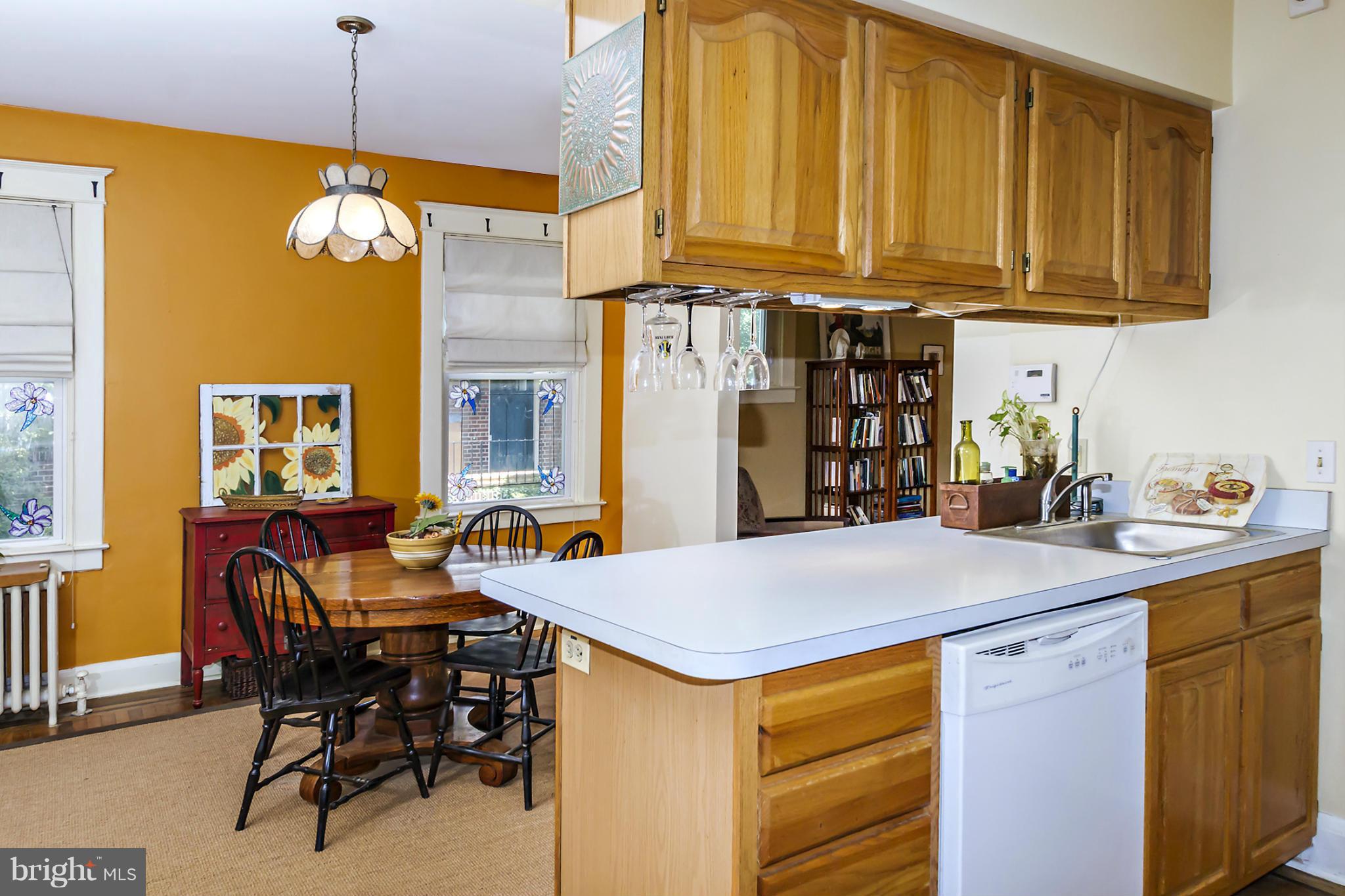 622 Stamford Road Baltimore, MD 21229 - Photo 12 of 22 Kitchen