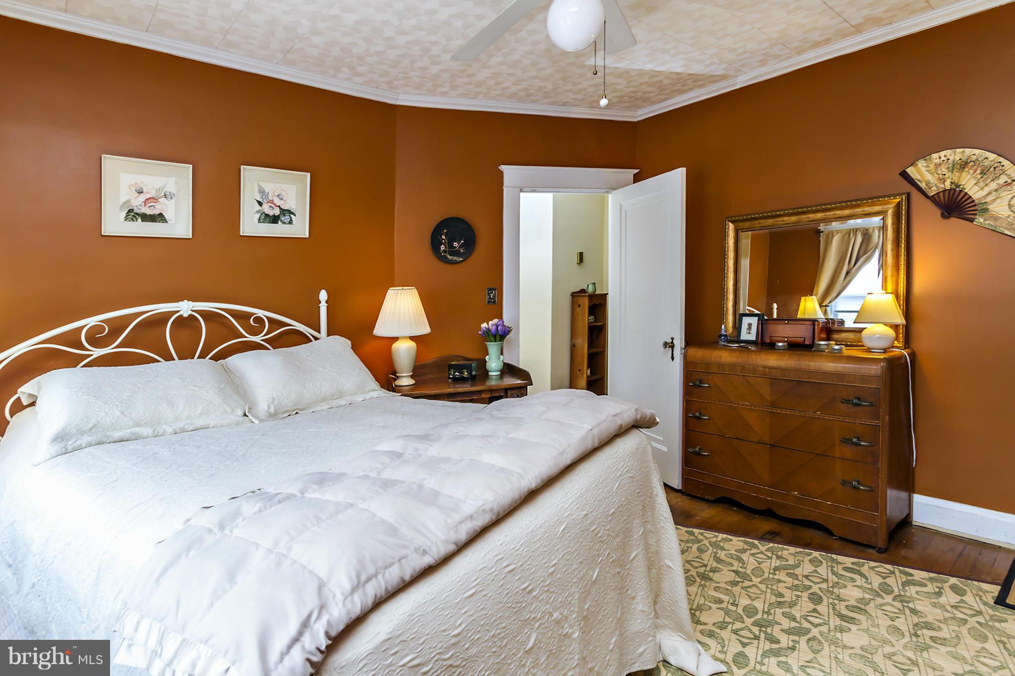 622 Stamford Road Baltimore, MD 21229 - Photo 16 of 22 Master Bedroom