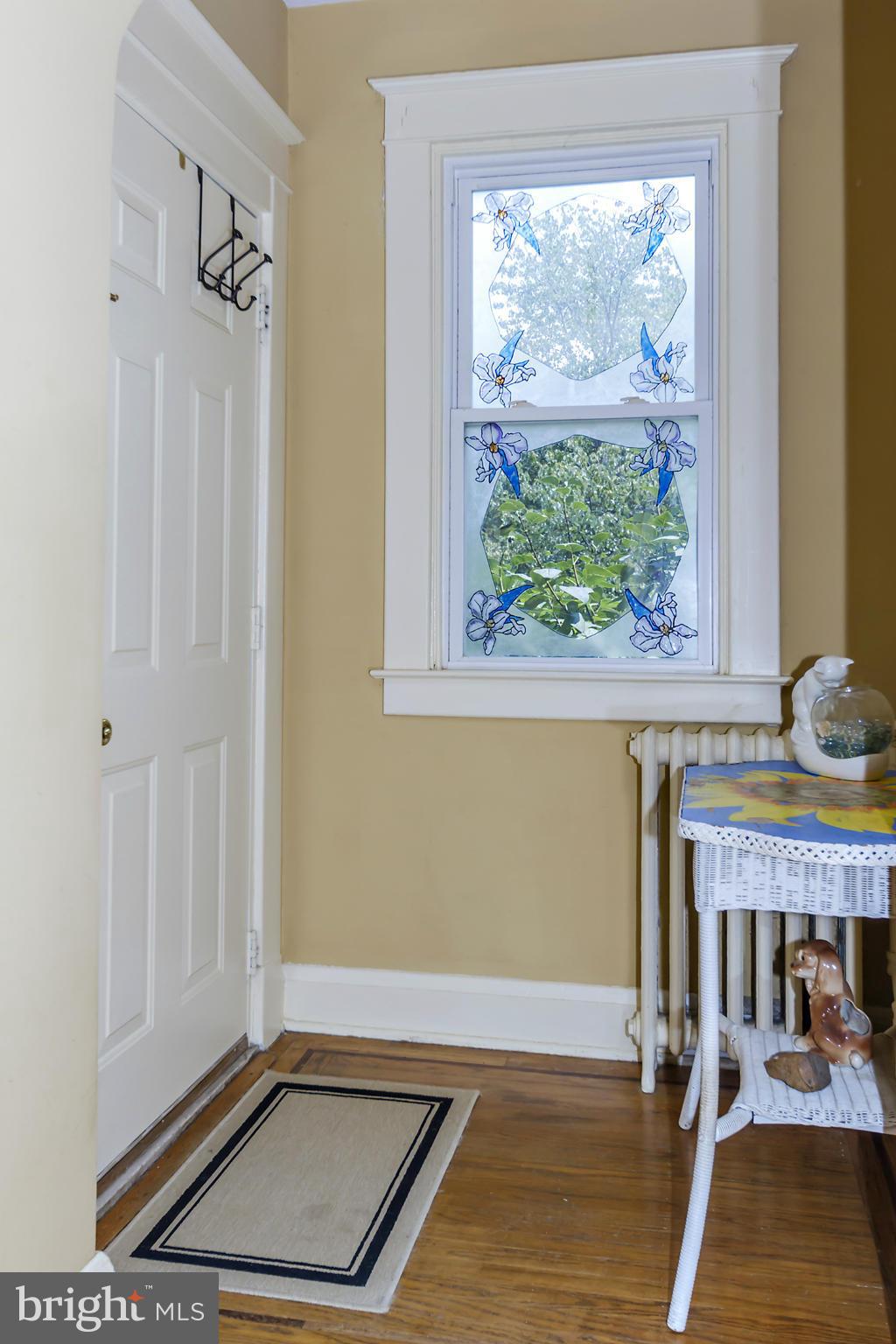622 Stamford Road Baltimore, MD 21229 - Photo 5 of 22 Foyer