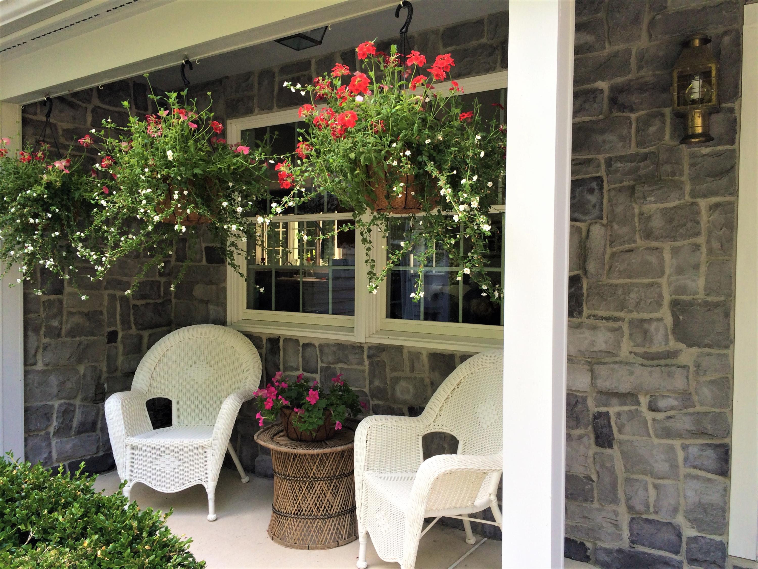 186 Valley Road Raymond, ME 04071 - Photo 6 of 39 186 Valley Rd ent porch