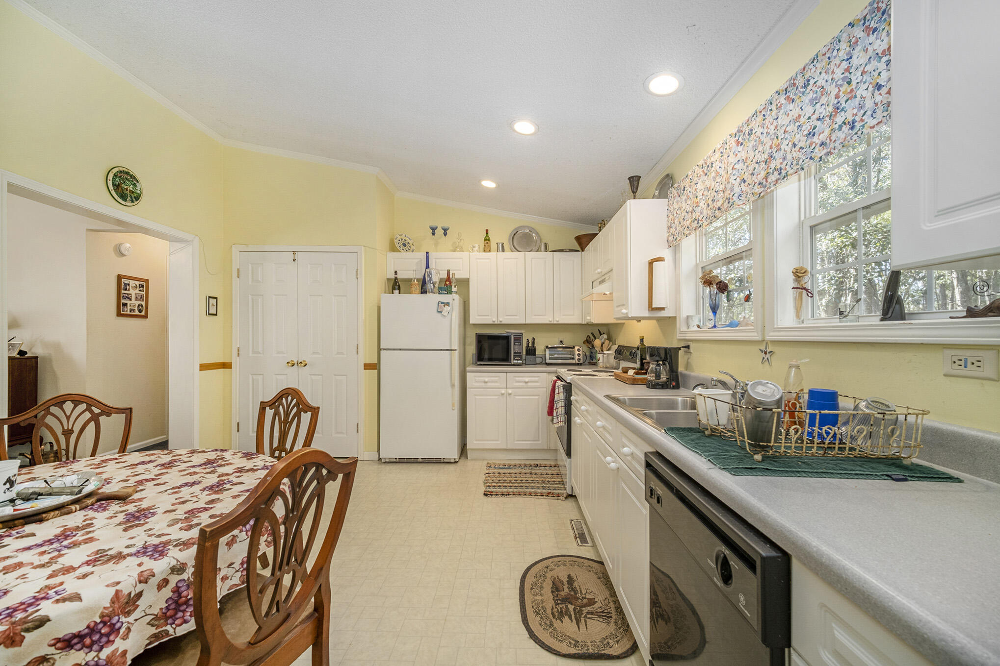 4267 Quigley Road Meggett, SC 29449 - Photo 13 of 37 Kitchen 4