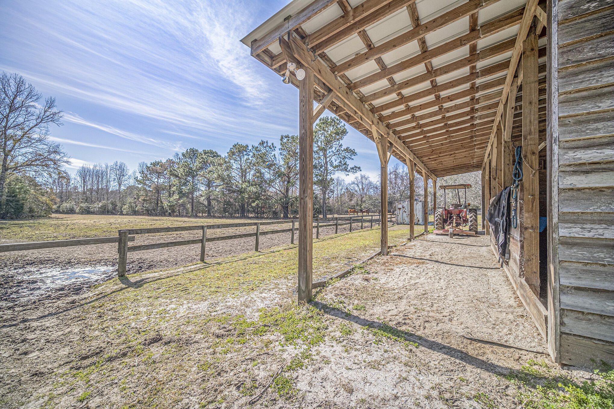 4267 Quigley Road Meggett, SC 29449 - Photo 28 of 37 Barn Side