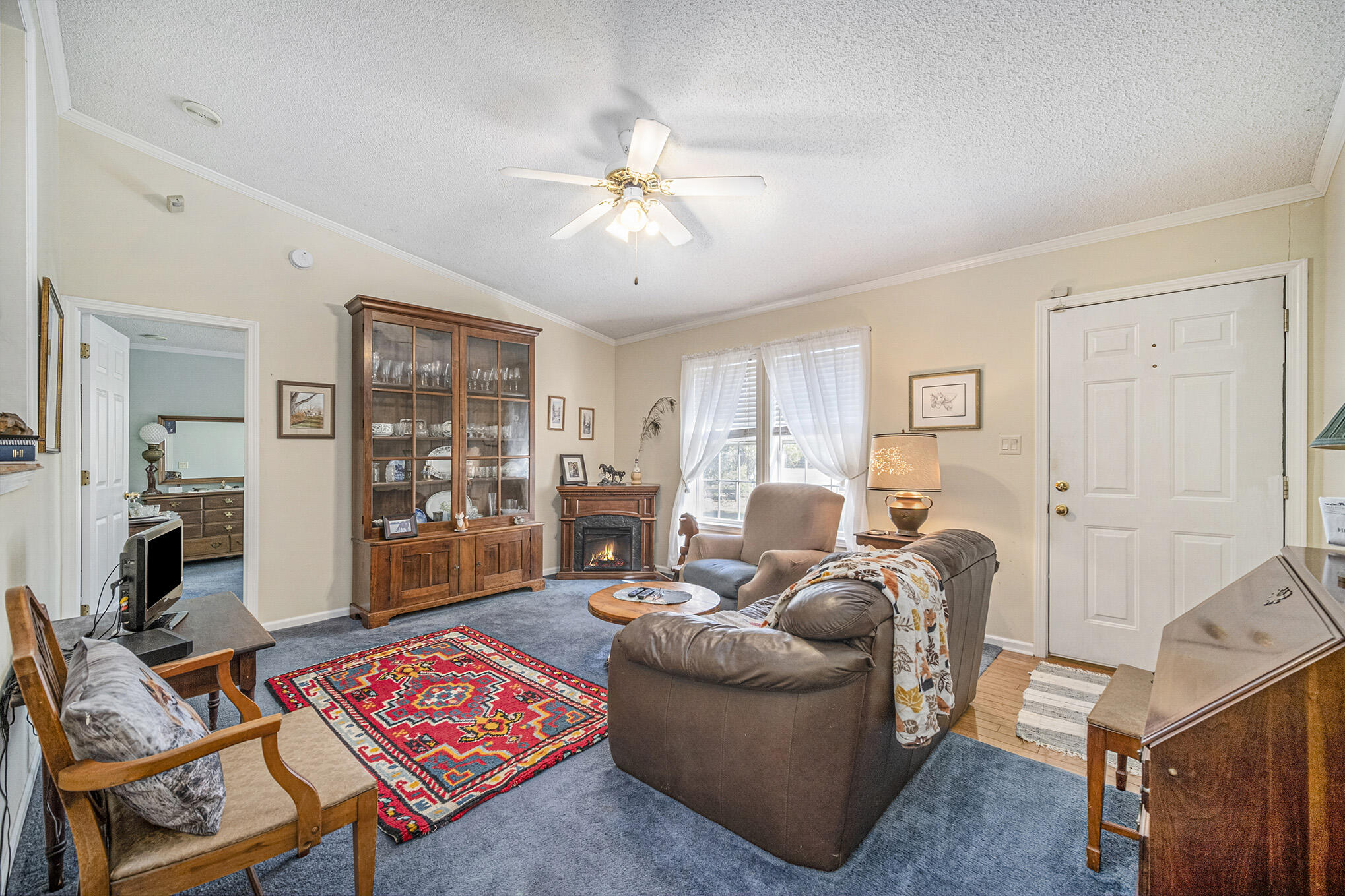 4267 Quigley Road Meggett, SC 29449 - Photo 7 of 37 Living Area 1