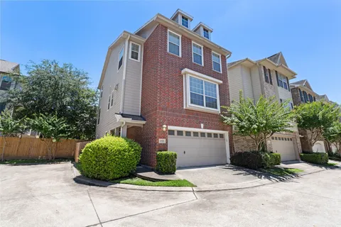 $455,000 | 2618 Enclave At Shady Acres Court, Houston, TX 77008