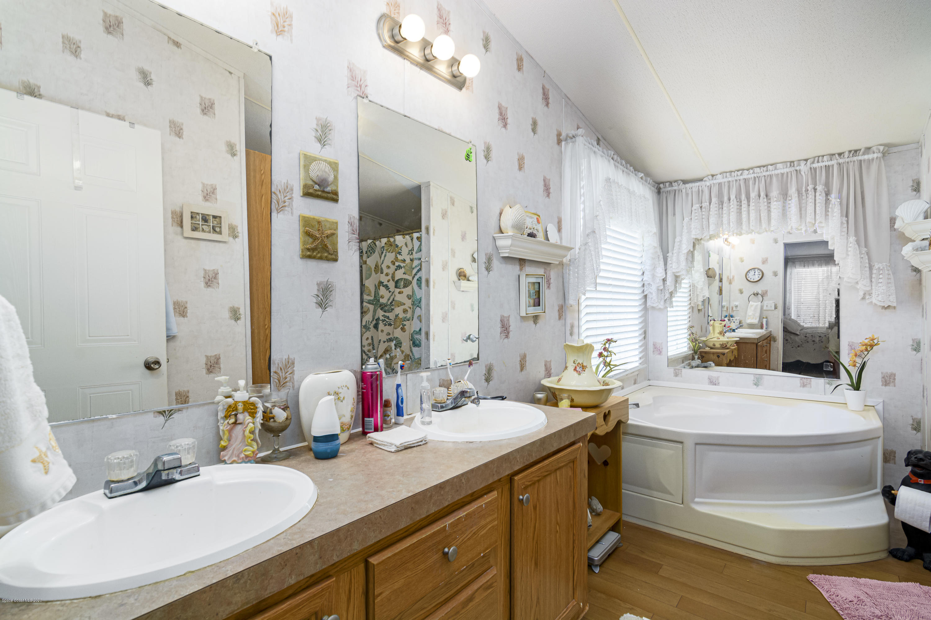 1818 Mango Street Northeast Palm Bay, FL 32905 - Photo 6 of 18 Master Bedroom W Soaker Tub
