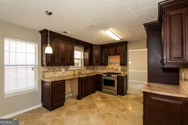 $1,910 | 6650 Etterlee Drive, Stone Mountain, GA 30087