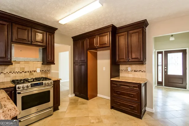 $1,910 | 6650 Etterlee Drive, Stone Mountain, GA 30087