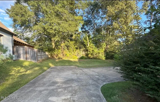 $235,000 | 4550 Ridgewood Road, Jackson, MS 39211