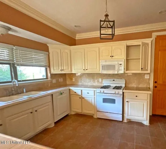 $235,000 | 4550 Ridgewood Road, Jackson, MS 39211