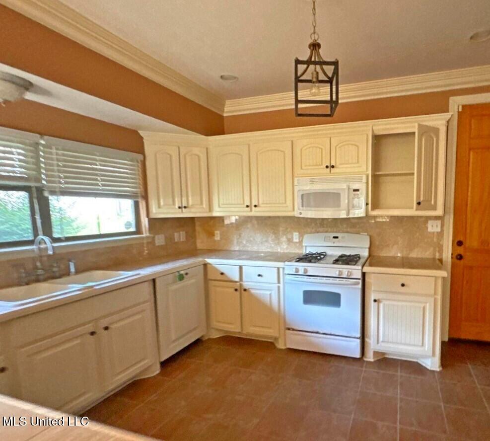 4550 Ridgewood Road Jackson, MS 39211 - Photo 4 of 22 Kitchen 2