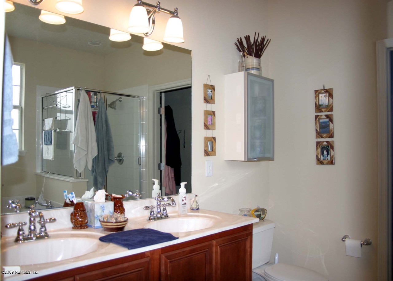 76162 Long Pond Loop Yulee, FL 32097 - Photo 4 of 13 Master Bath