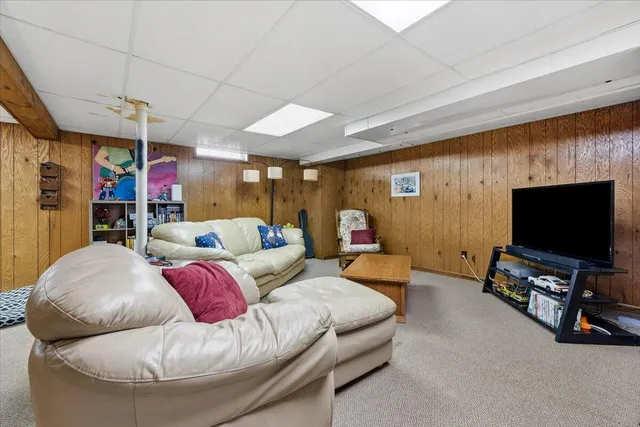 $370,000 | 1364 Milverton Drive, Troy, MI 48083