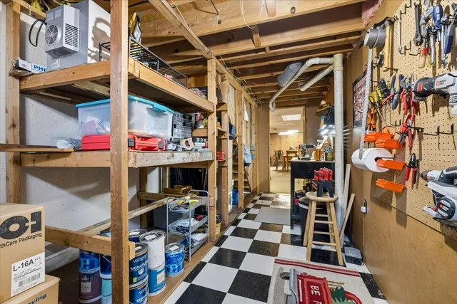 $370,000 | 1364 Milverton Drive, Troy, MI 48083