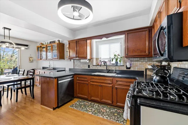 $370,000 | 1364 Milverton Drive, Troy, MI 48083