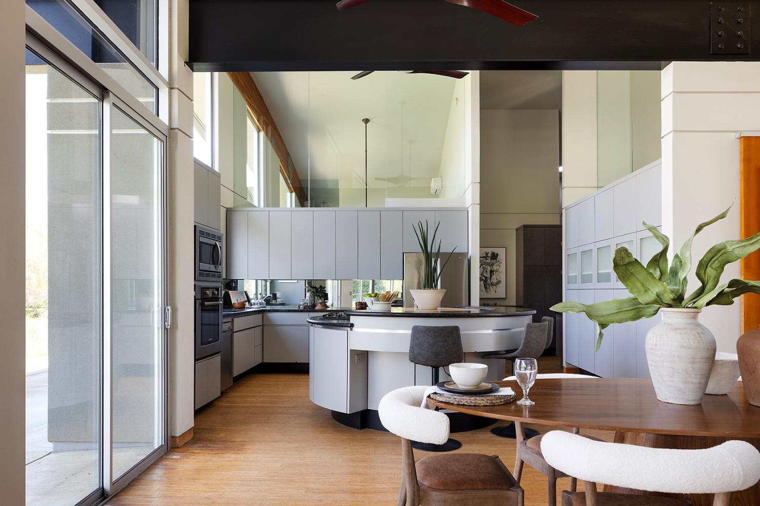 26210 Elwood Road Sanger, CA 93657 - Photo 13 of 36 a kitchen with a table and chairs