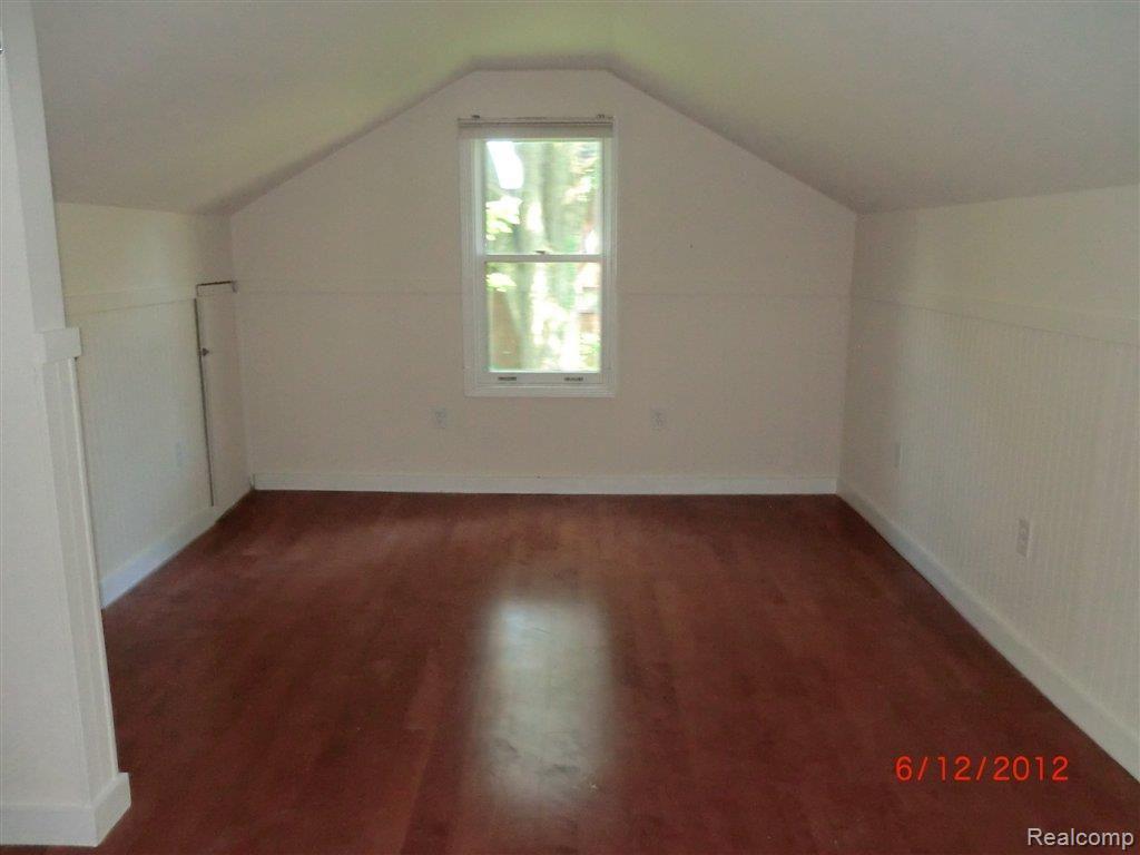 560 Vernier Road Grosse Pointe, MI 48236 - Photo 9 of 14 CIMG3559.JPG
