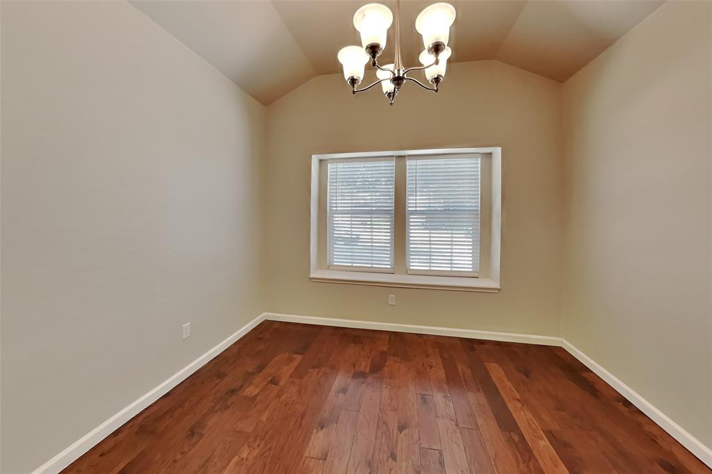 621 Soledad Road Arlington, TX 76002 - Photo 6 of 18